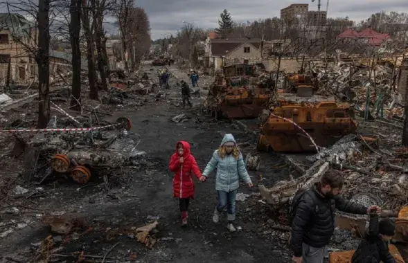 На одной из улиц Бучи, 6 апреля 2022 года /&nbsp; Roman Pilipey / EPA