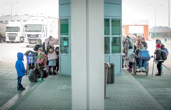 Украинские беженцы на границе с Польшей / twitter.com/Straz_Graniczna