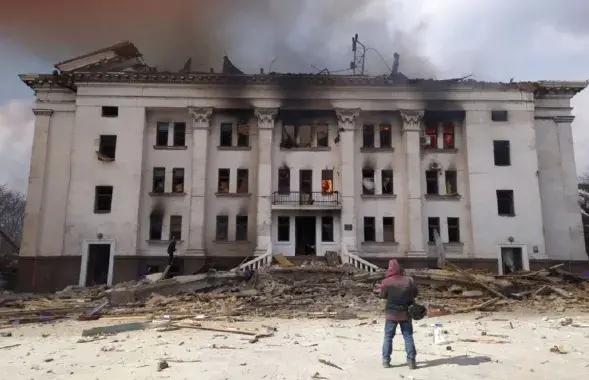 Разрушенный драмтеатр в Мариуполе / twitter.com/AmnestySverige