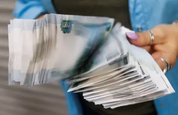 Мінфін плануе прыцягнуць 100 млрд расійскіх рублёў / Reuters