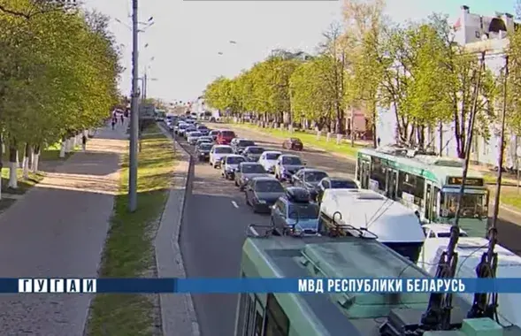 Тралейбус аб&#39;язджае корак па сустрэчнай паласе​&nbsp;/&nbsp;gomel.mvd.gov.by