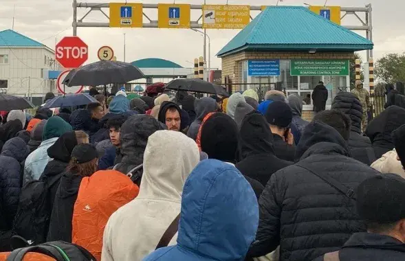 После объявления мобилизации в России на границе с Казахстаном увеличился поток людей / ufatime.ru
