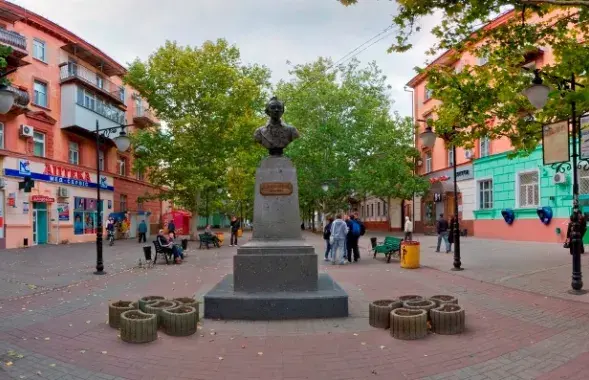 Бюст Суворова стоял в Херсоне на одноименной улице, а теперь пропал /&nbsp;khersonregion.com
