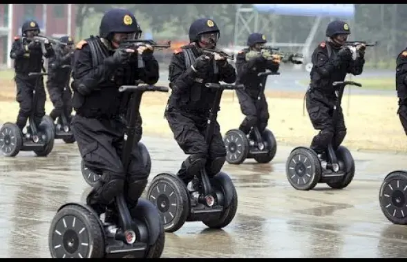 Китайский спецназ на Segway