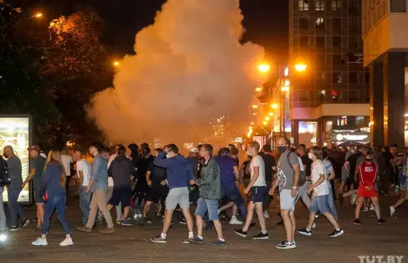 Во время уличной акции в Минске использовались светошумовые гранаты / TUT.by​
