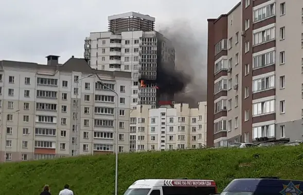 Пожар в многоэтажке по улице Наполеона Орды / МЧС