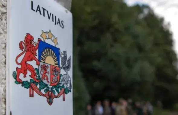 Мігранты не пакідаюць спробаў пранікнуць на тэрыторыю Латвіі / Delfi.lt
