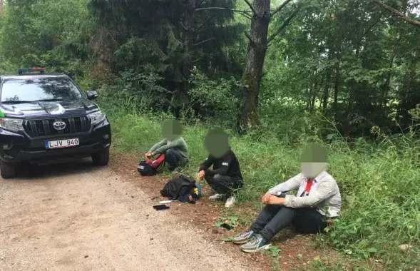 За мінулыя суткі на літоўска-беларускай мяжы зноў затрымалі нелегальных мігрантаў / pasienis.lt​