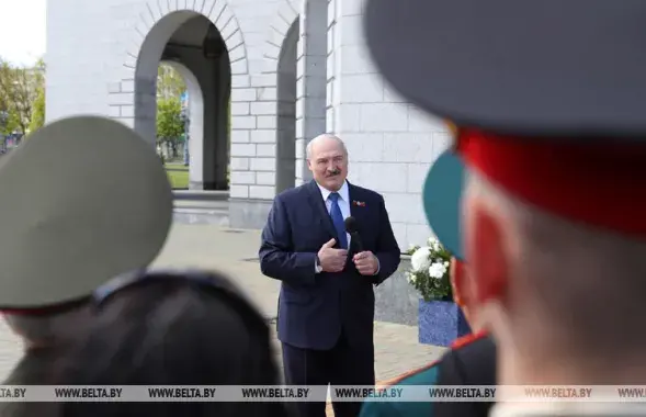 Александр Лукашенко около храма Всех Святых / БЕЛТА​