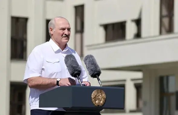 Александр Лукашенко возле Дома правительства / president.gov.by&nbsp;