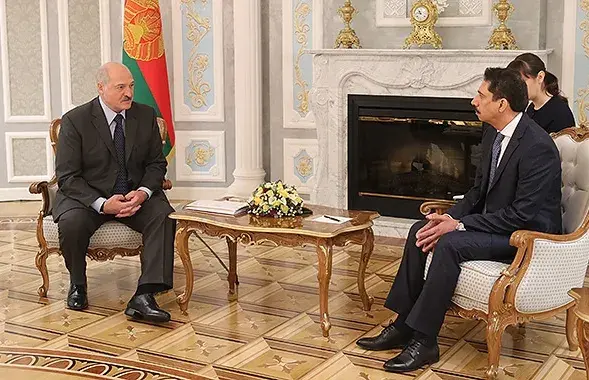 Александр Лукашенко и представители дубайского МФЦ​ / president.gov.by