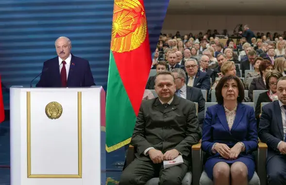 Па задумцы ўладаў, зносіны чыноўнікаў і Лукашэнкі &mdash; практычна найвышэйшая форма дэмакратыі /БЕЛТА/TUT.by