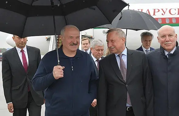 Александр Лукашенко в аэропорту Пулково / president.gov.by​