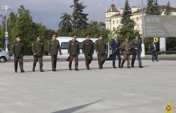Главы Минобороны Армении среди глав делегаций на площади Победы в Минске нет /&nbsp;@modmilby
