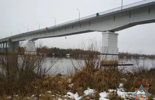 Аварыйны мост у снежні 2017 года. Фота: МНС