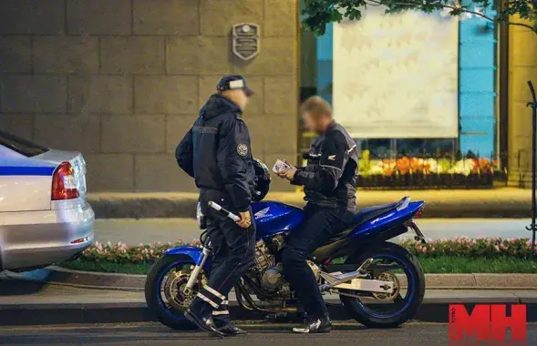 Байкер, які атрымаў 5 гадоў за ДТЗ з інспектарам, абскардзіў прысуд