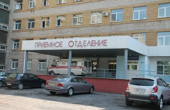 Прыёмнае аддзяленне Мазырскай ЦРБ, куды, паводле некаторых дадзеных, таксама дастаўляюць параненых расійскіх вайскоўцаў /&nbsp;mazyr.by