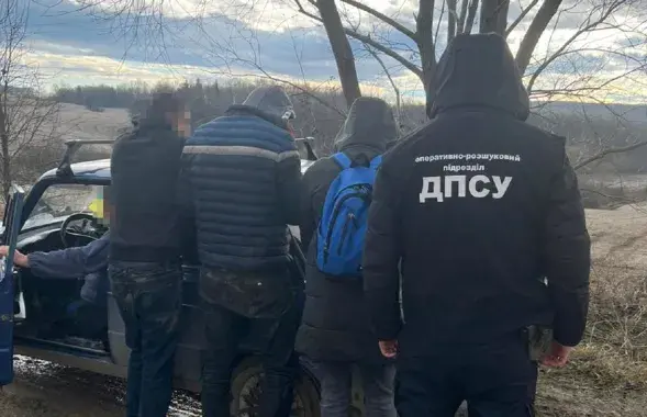 Група затрыманых пры спробе перабрацца праз мяжу / dpsu.gov.ua
