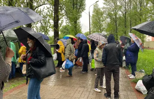 У чарзе ля ізалятара на Акрэсціна каля ста чалавек / Еўрарадыё​