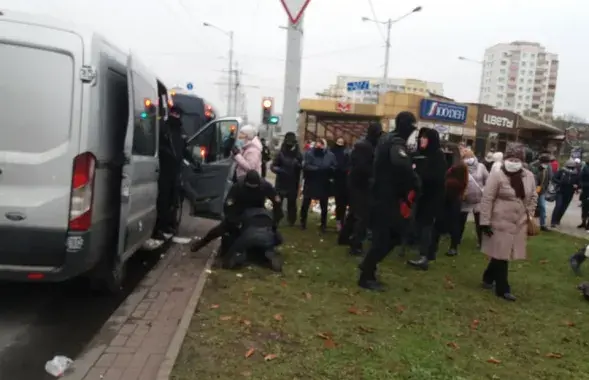 Затрыманні каля станцыі метро &quot;Пушкінская&quot; / З Facebook Барыса Пастарнака​