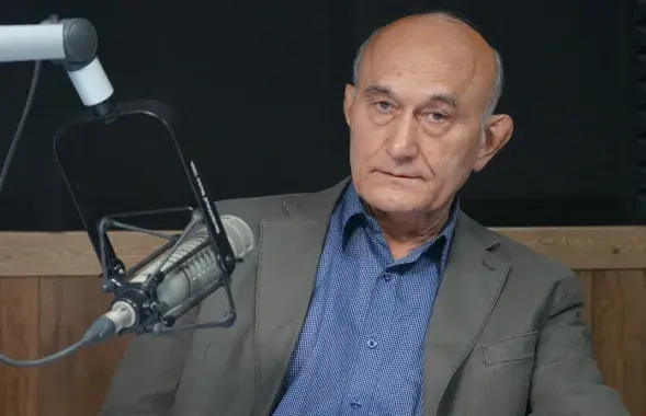 Зянон Пазняк
