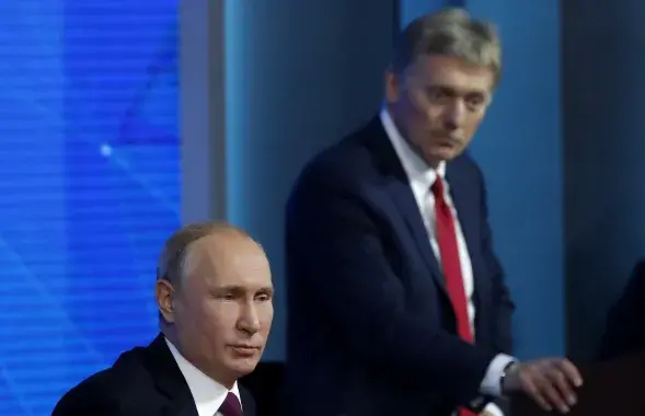 Дзмітрый Пяскоў&nbsp;справа. Фота: Reuters