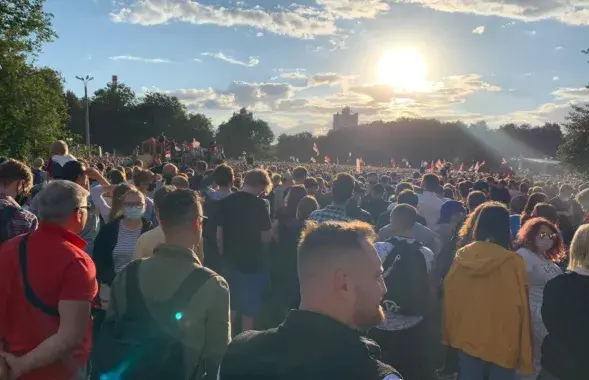 Мора людзей на мітынгу Святланы Ціханоўскай / Еўрарадыё