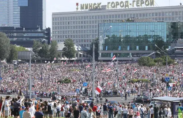 Мінск непадалёк ад Стэлы 16 жніўня 2020 года&nbsp;/ фота Дзмітрыя Брушко, Tut.by