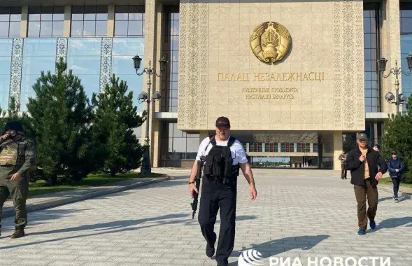 Александр Лукашенко у Дворца независимости в Минске 30 августа 2020 года / &quot;РИА Новости&quot;