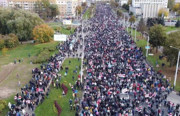 Партызанскі марш у Мінску 18 кастрычніка 2020 года / Еўрарадыё