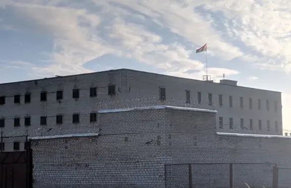 Сцяг над турмой у Жодзіне