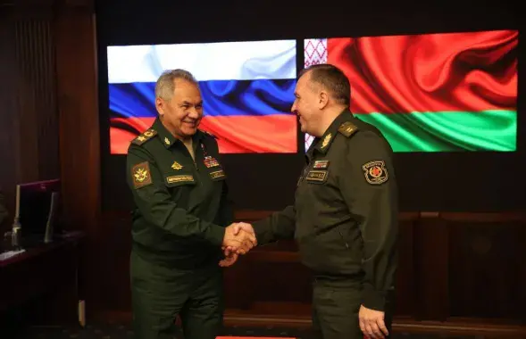 Кіраўнікі міністэрстваў абароны РФ і РБ Сяргей Шайгу і Віктар Хрэнін / t.me/mod mil by​