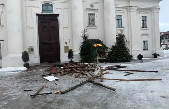 Костёл Успения Пресвятой Девы Марии после урагана