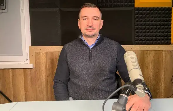 Санкцыі падганяюць Расію праглынуць Беларусь. Меркаванне Яраслава Раманчука