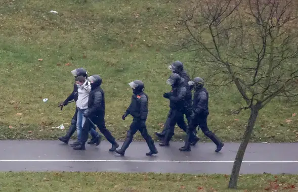 Затрыманне ўдзельніка пратэстнай акцыі ў Мінску / Reuters&nbsp;