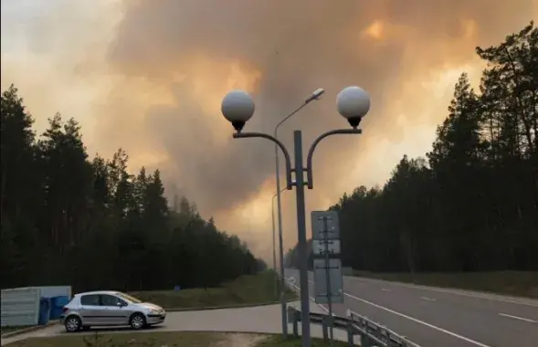 Лесной пожар около Привалки / s13.ru​