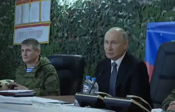 Путин общается с военными&nbsp;группировки войск "Днепр" /&nbsp;rbc.ru
