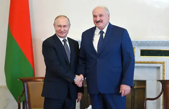 Апошні раз Уладзімір Пуцін і Аляксандр Лукашэнка сустракаліся ў Санкт-Пецярбургу ў ліпені гэтага года​ / Reuters