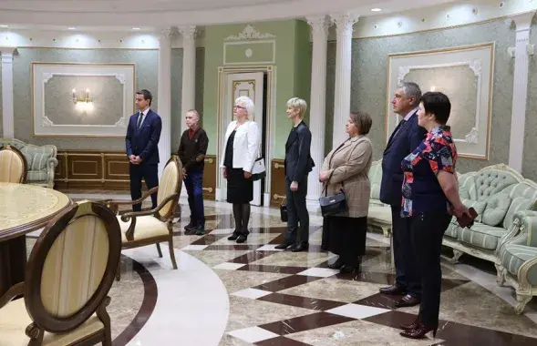 Цырымонія ўзнагароджання Рамана Кагадоўскага і медыкаў, якія змагаліся за яго жыццё / БЕЛТА