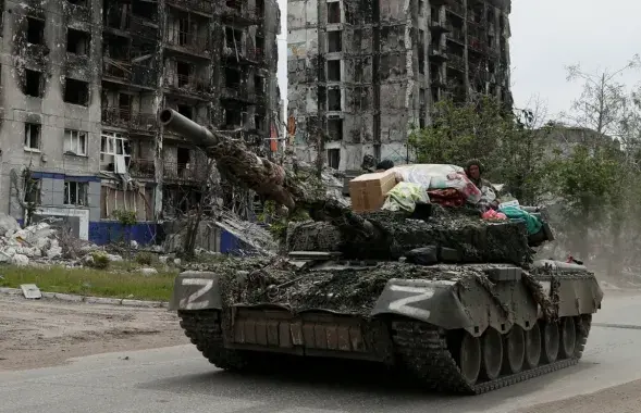 Танк с вещами в Попасной / Alexander Ermochenko / Reuters / Scanpix / LETA​