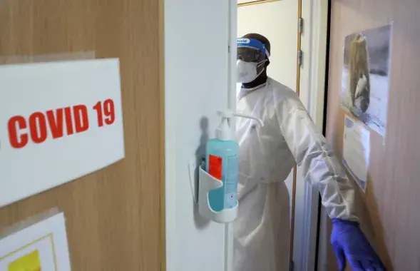 Отделение "ковидных" больных в одной из больниц Брюсселя / Reuters