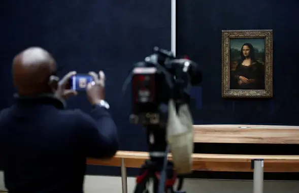 В Лувре / Reuters