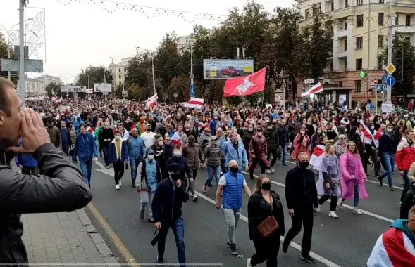 Арцём Шагіеў на вераснёўскім маршы. За гэтую фатаграфію яго судзілі / асабісты архіў