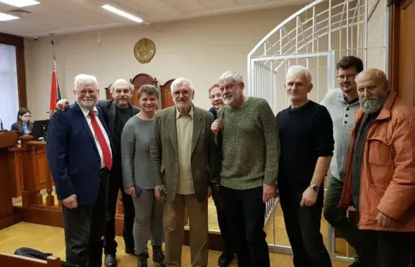 A memory photo in court / spring96.org
