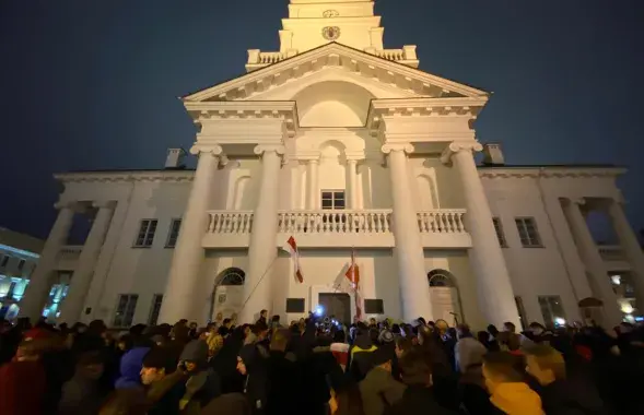 Люди у ратуши / Роман Протасевич, Еврорадио​