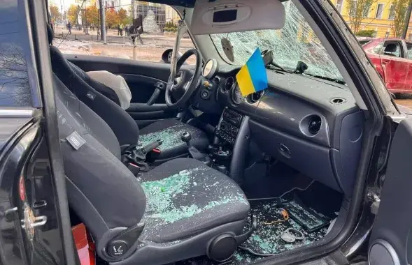 Разбіты аўтамабіль у цэнтры Кіева /&nbsp;@UA_National_Police
