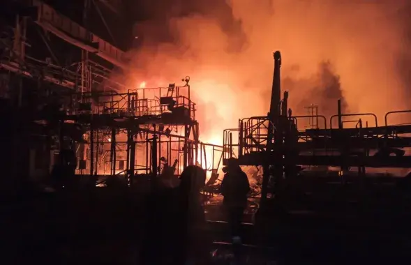 Последствия ракетного удара по инфраструктурному объекту в Запорожье /&nbsp;@starukhofficial
