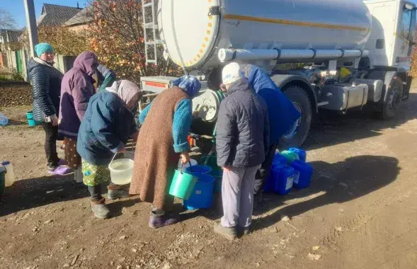 З-за расійскіх нападаў на энергааб'екты жыхары ўкраінскіх рэгіёнаў застаюцца без святла і вады /&nbsp;@dsns_telegram
