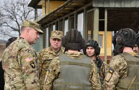 Калі праект ухваляць, то амерыканскія інструктары будуць вучыць па-новаму і большую колькасць украінскіх байцоў / Мінабароны Украіны
