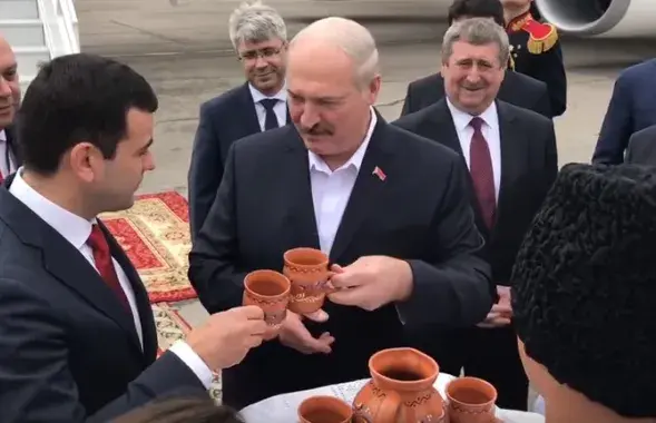 Кадр из видео​